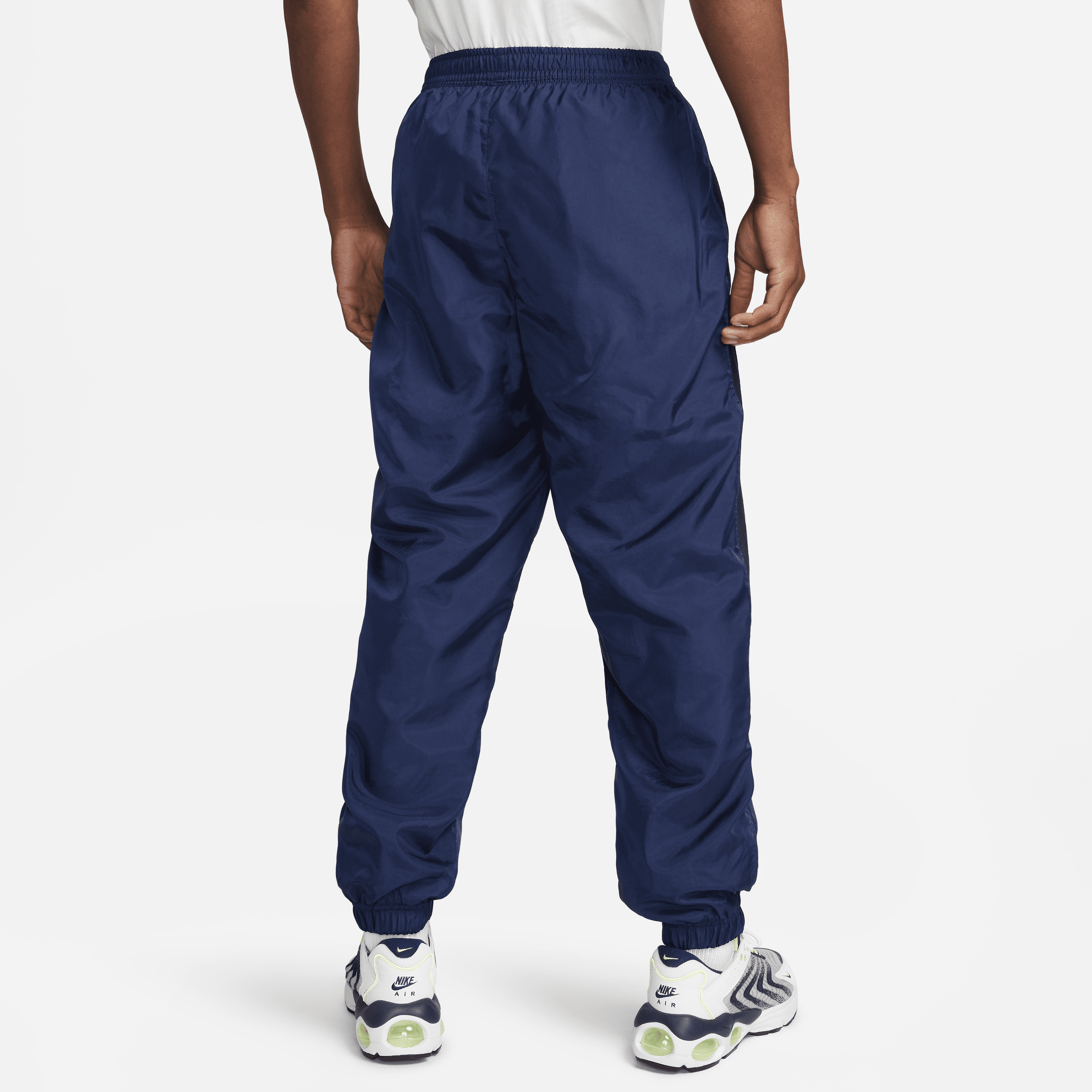 Nike Club Men's Woven Cargo Trousers. Nike ID
