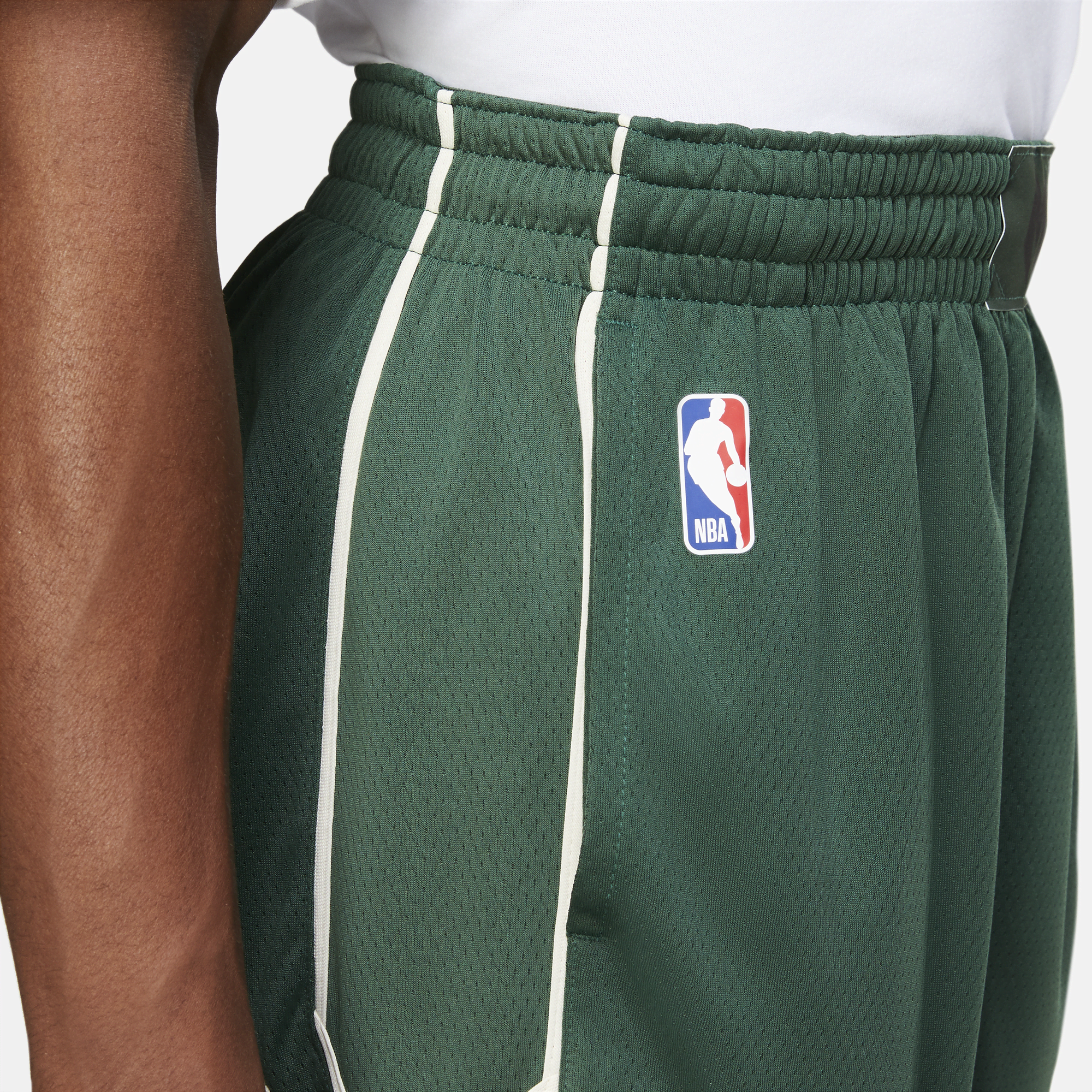 Milwaukee Bucks Icon Edition Older Kids' Nike NBA Swingman Shorts. Nike SI