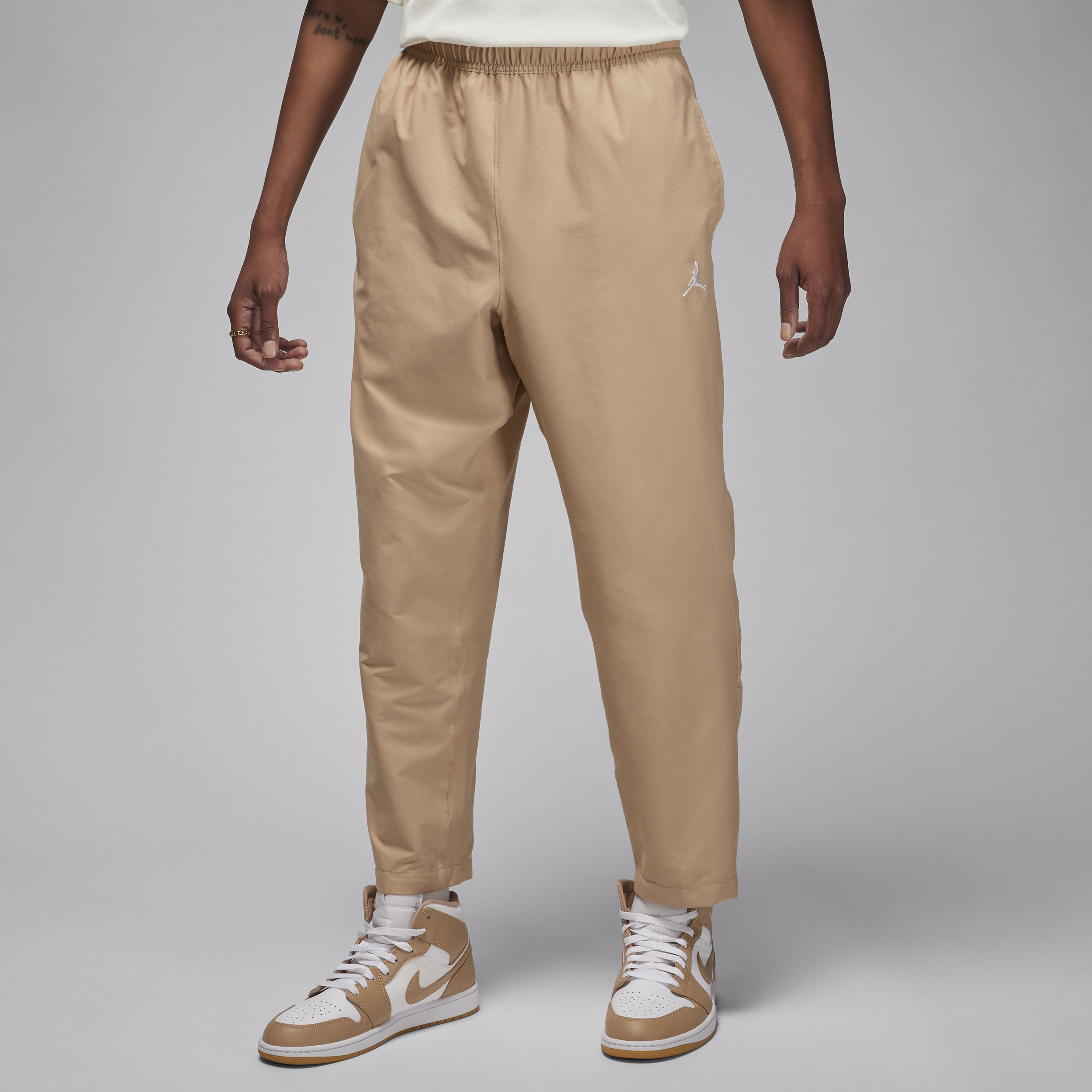 Jordan Essentials Men's Woven Trousers. Nike IN