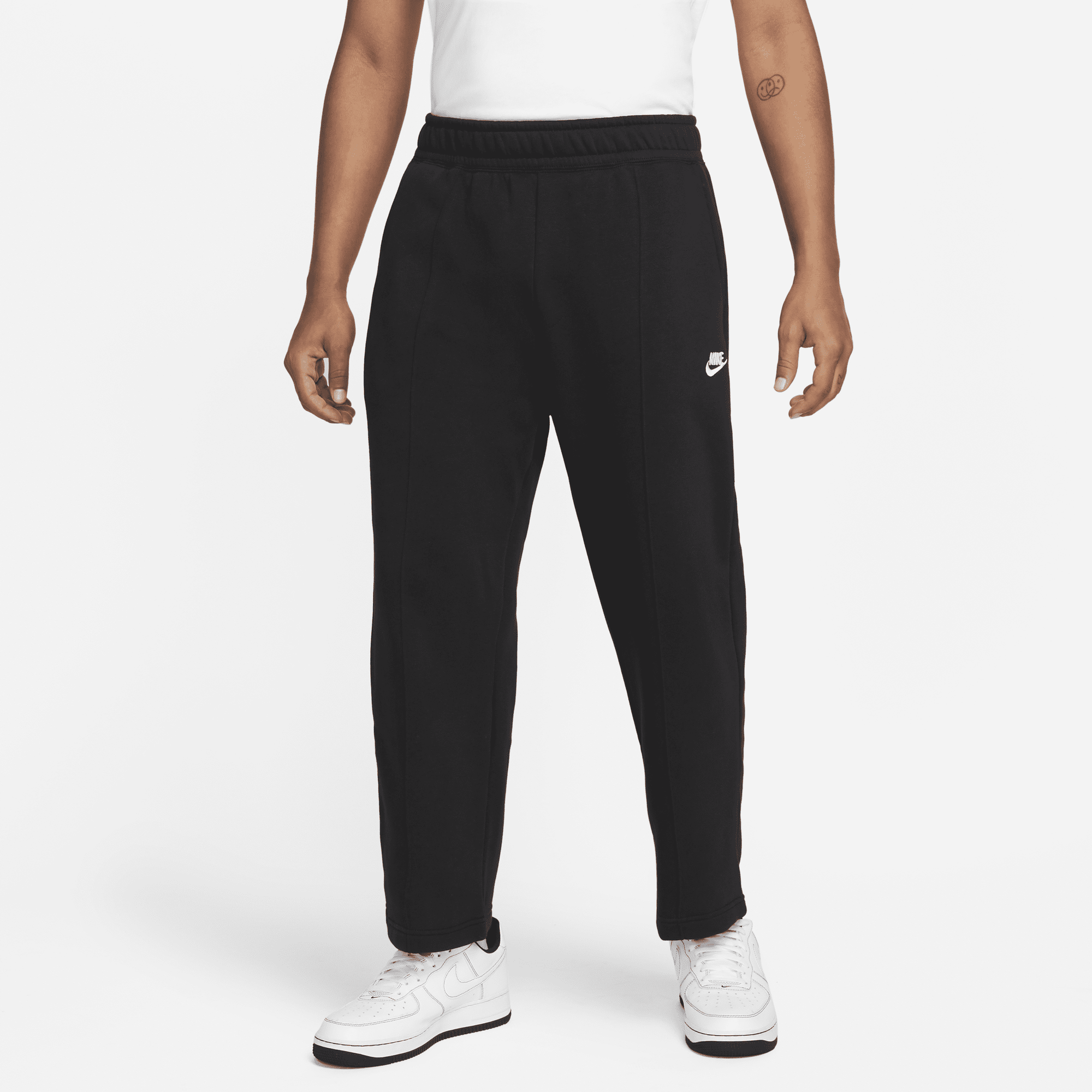 Buy Nike Club Fleece Men's Cropped Trousers | Nike Saudi Official