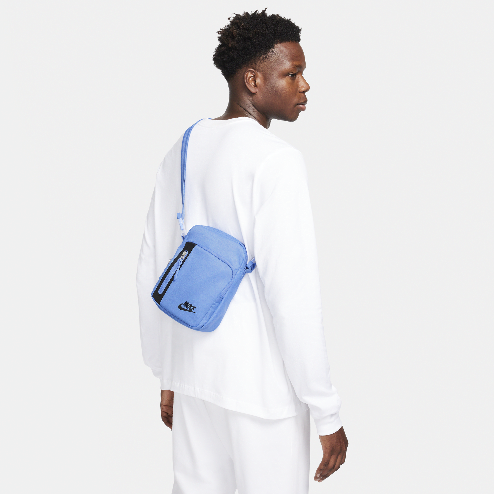 Shop Premium Cross-Body Bag (4L) | Nike KSA