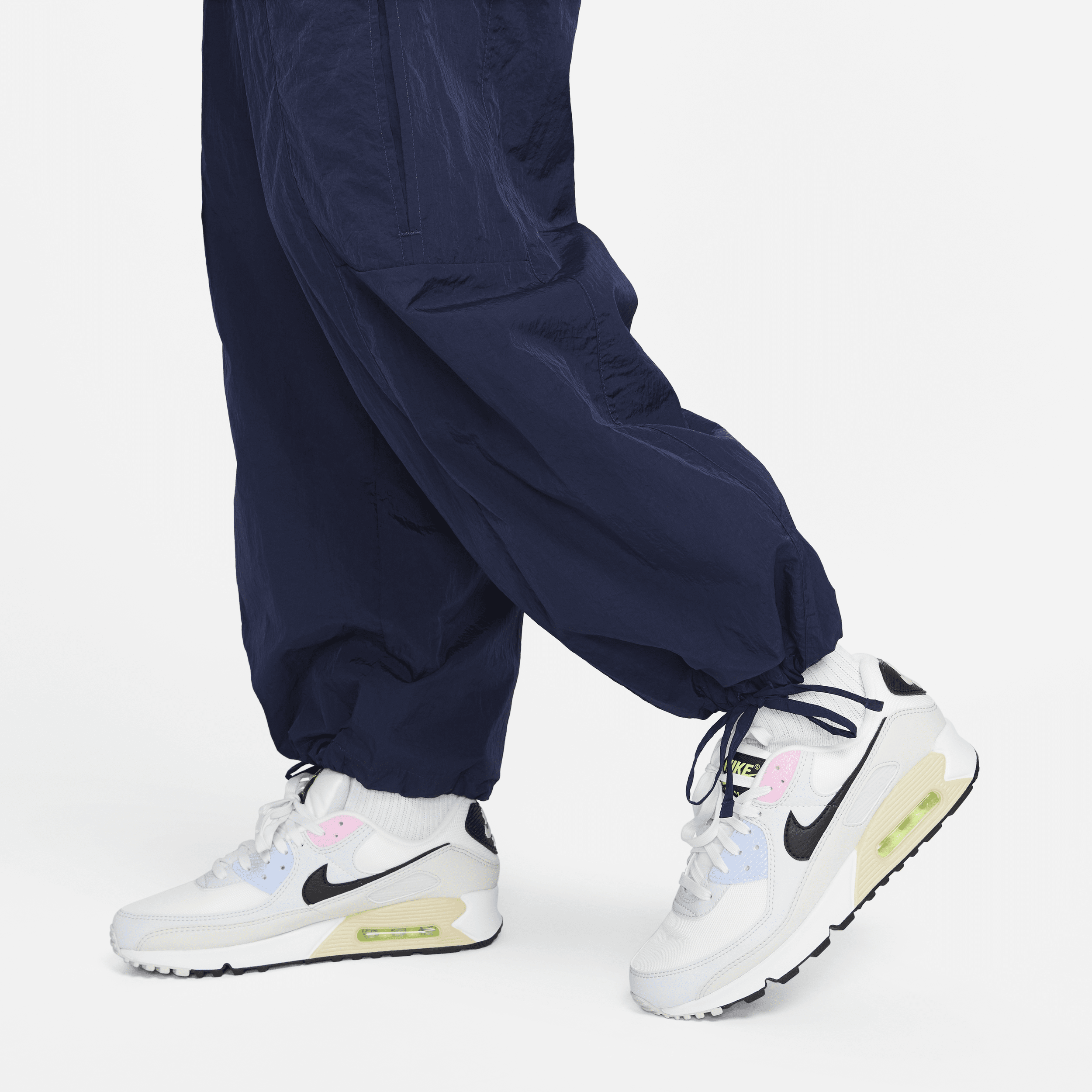 NIKE CARGO CLUB WOVEN TROUSERS BLACK/WHITE - TROUSERS MEN | Courir.com